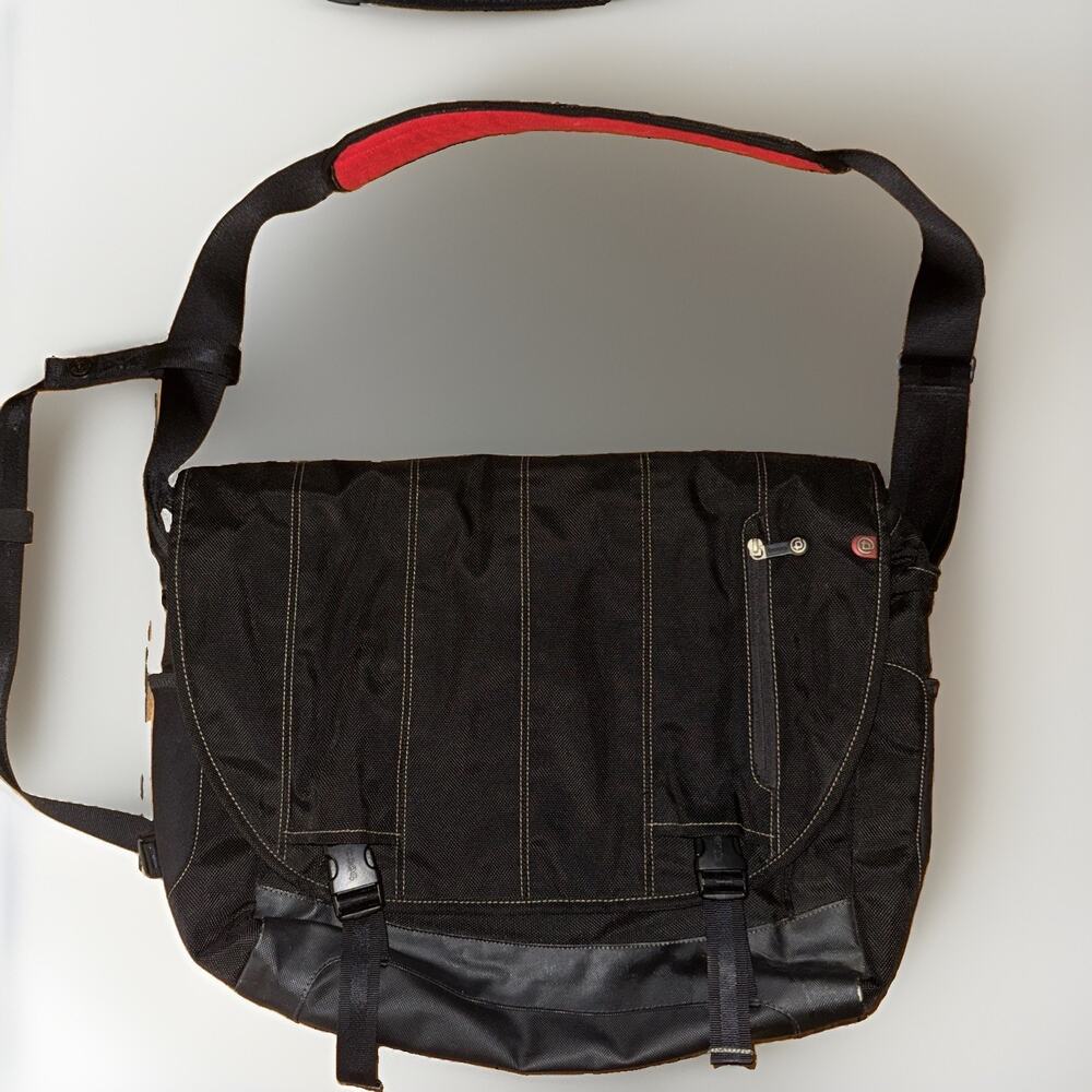 booq Boa Nerve Laptop Messenger Bag Black 15.6” MacBook Bike Commuter 20x17